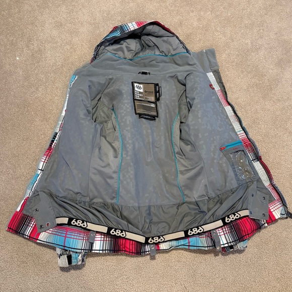 686 Women’s Plaid echo insulated ski jacket - Picture 7 of 7